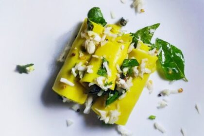 Read more about the article Gujarati Khandvi | Bite sized Besan Savoury Snack Recipe